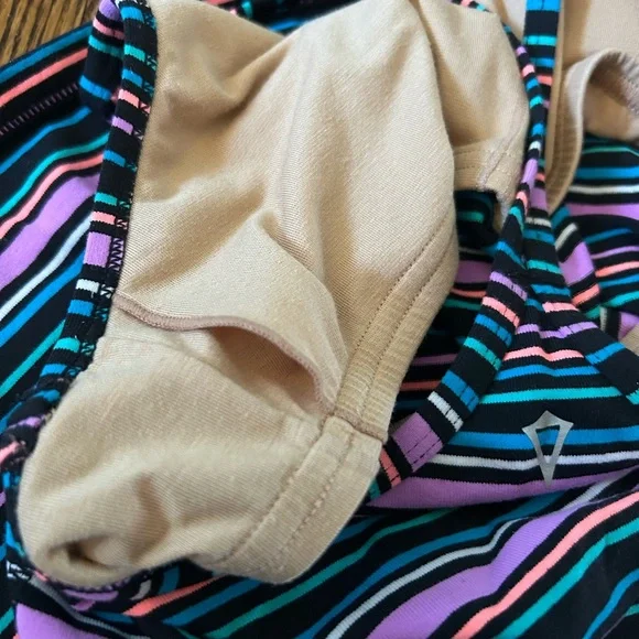 Ivivva racer back tank top with ability to add cups. (Size 14) - Picture 4 of 5